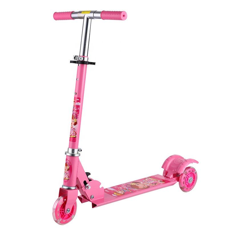 Light Wheels Kick Scooter